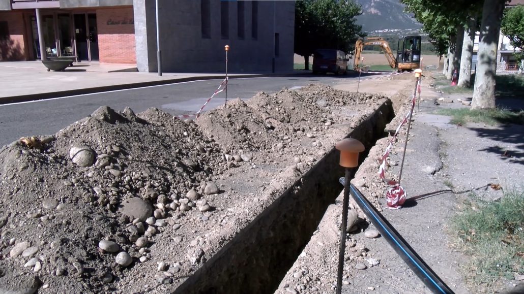 Oliana realitza millores a la xarxa per evitar continuar perdent el 40% d’aigua