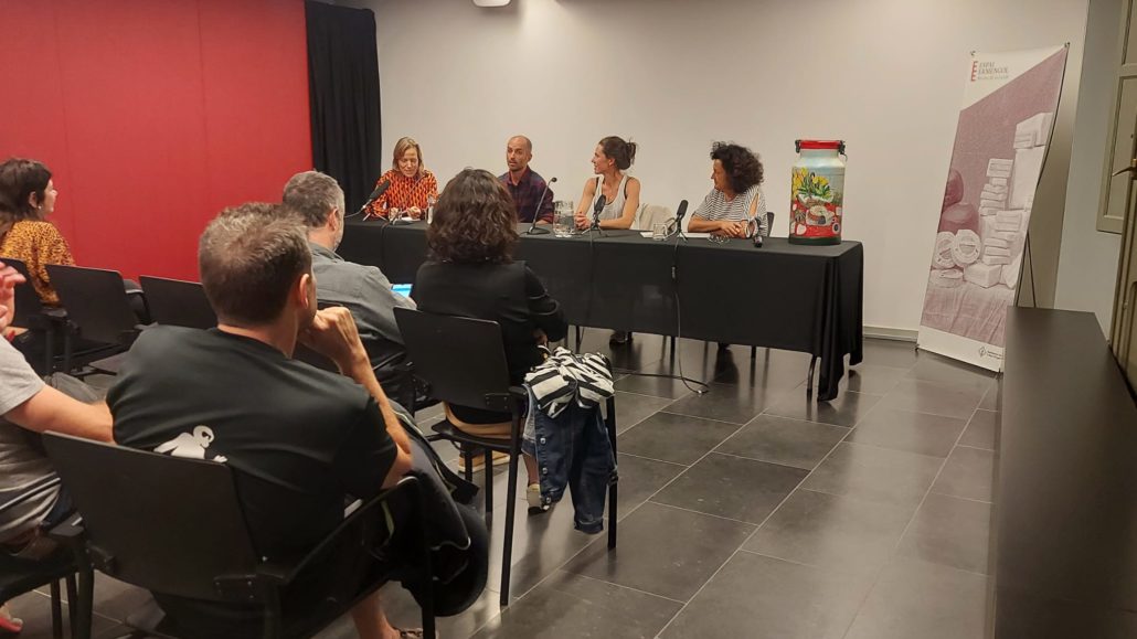 Una taula rodona aborda com algunes petites formatgeries han contribuït al repoblament del Pirineu