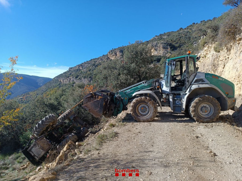 Un home resulta ferit en bolcar amb el tractor prop del poble pallarès d’Estorm