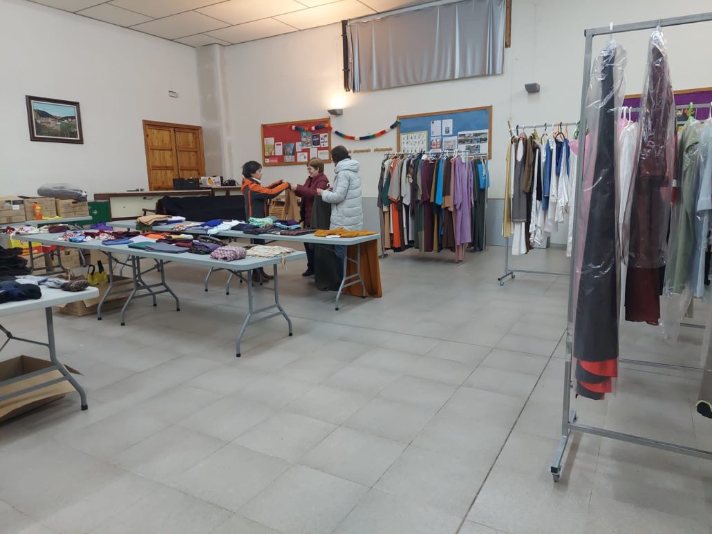 VÍDEO.- Ogern retrocedeix en el temps per preparar el pessebre de la Ribera Salada