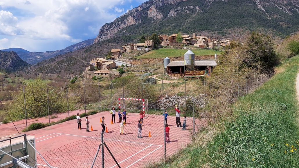 L’alumnat de Tuixent comença un programa esportiu per conèixer diferents disciplines