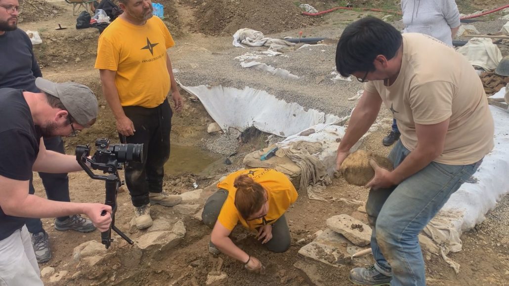 VÍDEO.- Apareixen nous fragments d’escultures al fòrum romà de Llívia