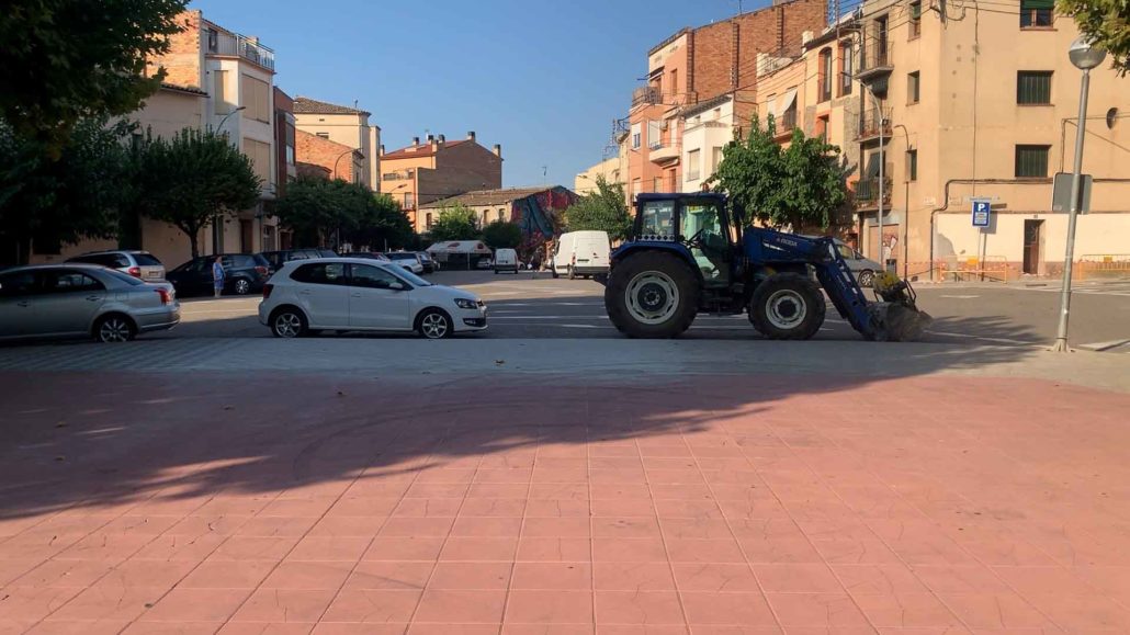 Tremp amplia la superfície de la plaça Capdevila amb l’eliminació del sorral de l’antiga bàscula