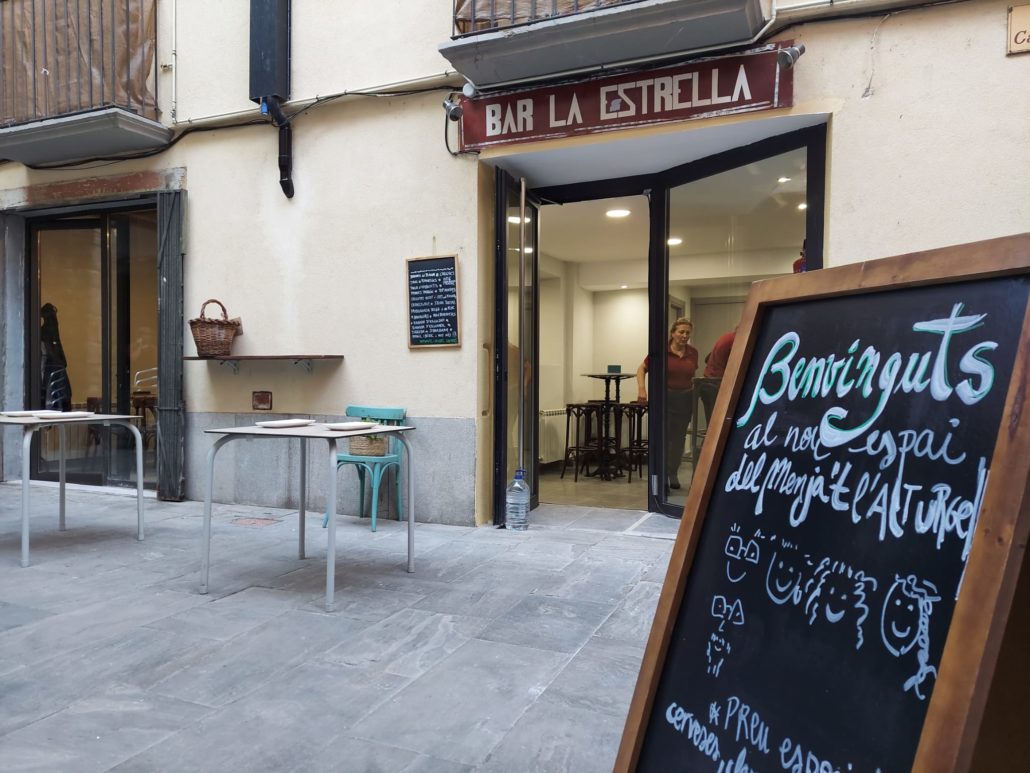 Detingut un jove després d’entrar a robar en un bar del centre històric de la Seu i endur-se’n 300 euros
