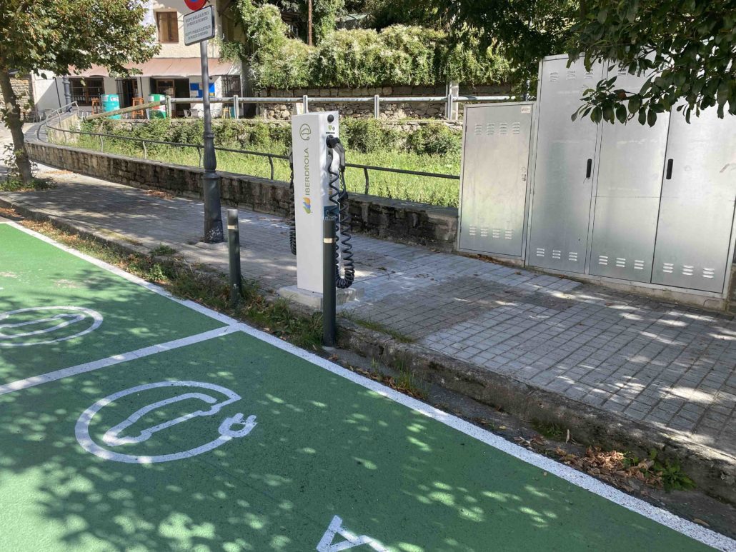 La Vall Fosca ja disposa de quatre punts de recàrrega de vehicles elèctrics