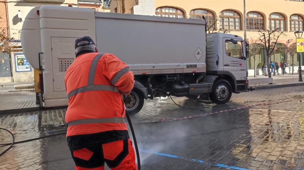 Puigcerdà intensifica la neteja viària amb una sèrie d’actuacions als carrers i places de la Vila