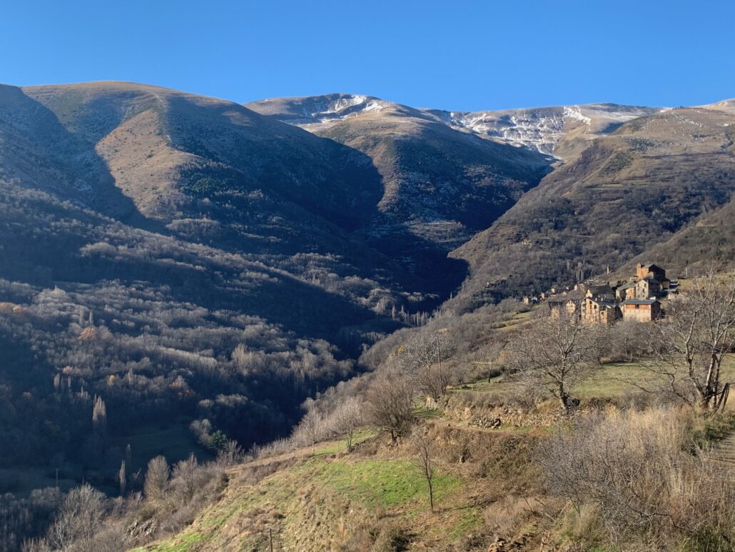 Troben un cadàver en un totterreny estimbat en un barranc de la vall d’Àssua