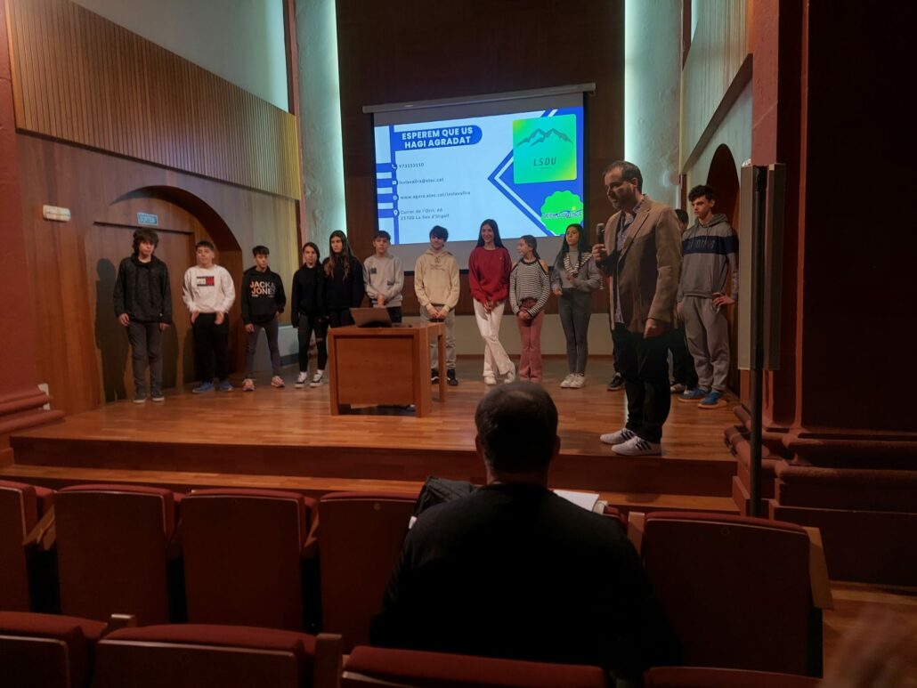 VÍDEO.- Alumnes de la Valira creen una app amb espais de la Seu d’interès per a adolescents