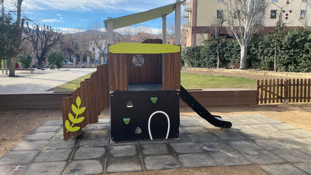 Instal·lats tres nous jocs a l’escola Pau Claris de la Seu d’Urgell