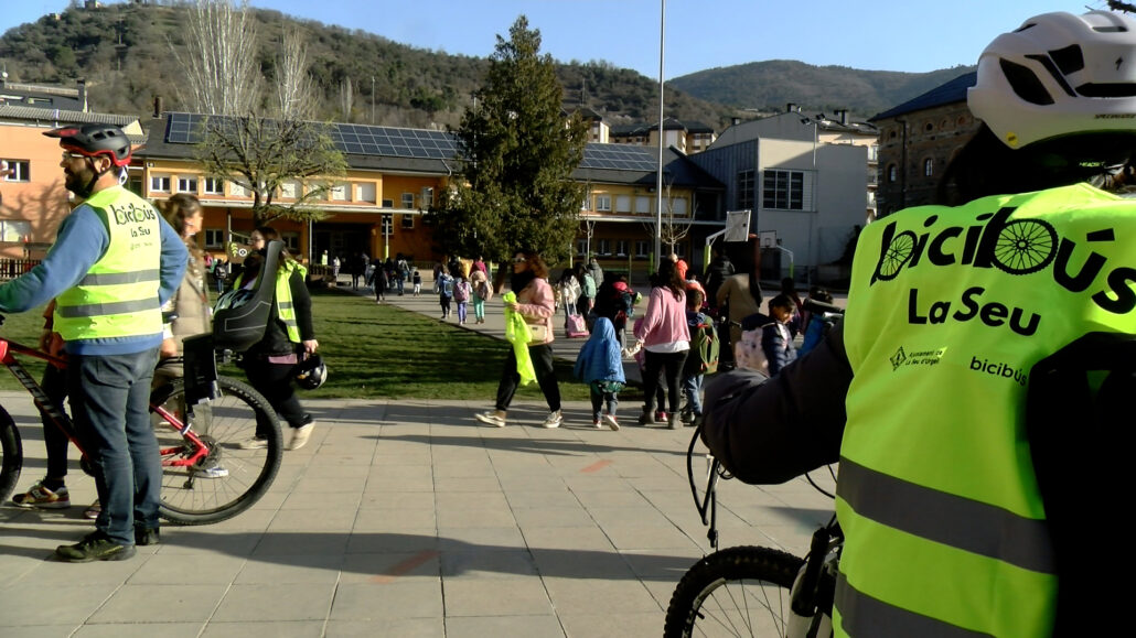 Ruta cap a l’escola en bicicleta