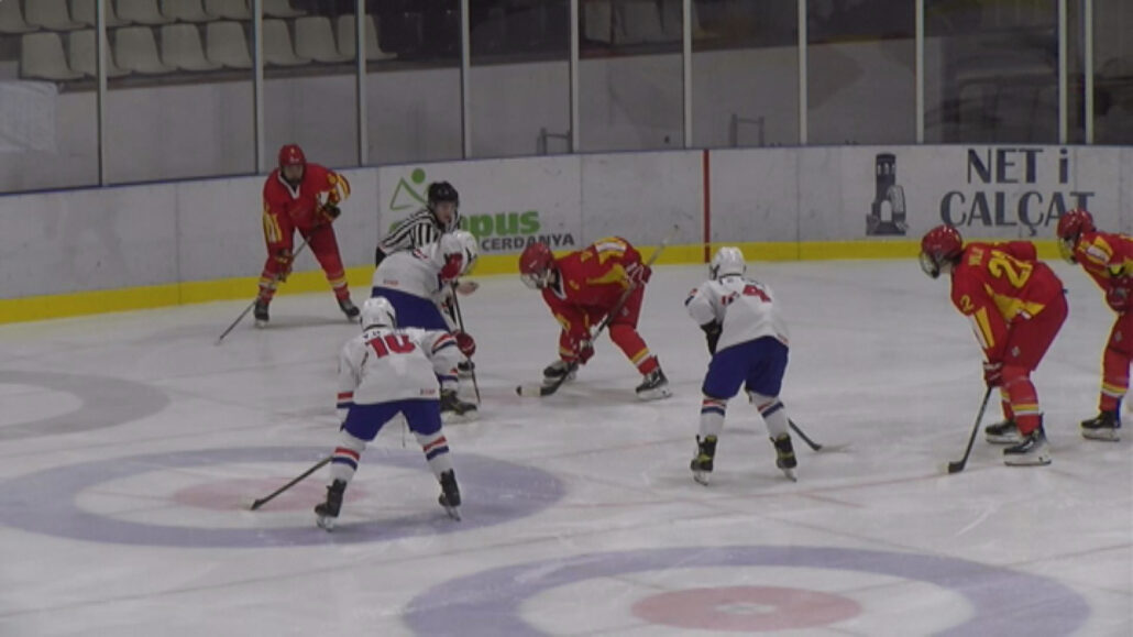 Sis seleccions participen al Mundial d’Hoquei Gel sub-18 a Puigcerdà