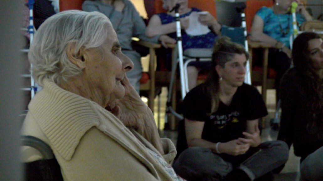 Espais d’intercanvi entre les padrines de la residència de Sort i les joves feministes