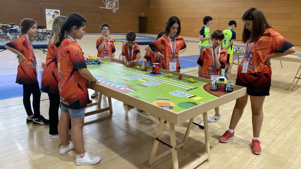 Alumnes de la Seu d’Urgell superen reptes de robòtica educativa en la World Robot Olympiad Pirineu