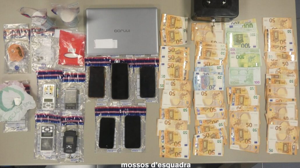 Els Mossos d’Esquadra detenen a la Seu dos homes per un delicte contra la salut pública