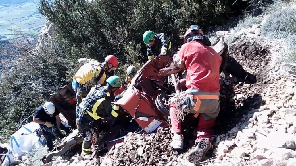 La SAM de Tremp reuneix voluntaris per a retirar vehicles abandonats del Montsec