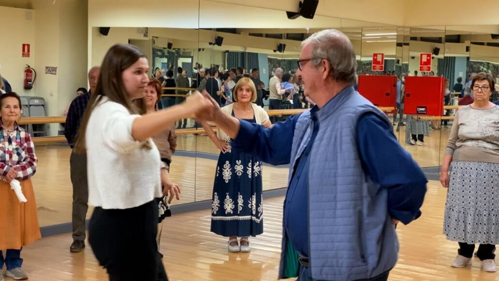 Joves i grans de la Seu preparen la 10a edició del Ball Cerdà intergeneracional