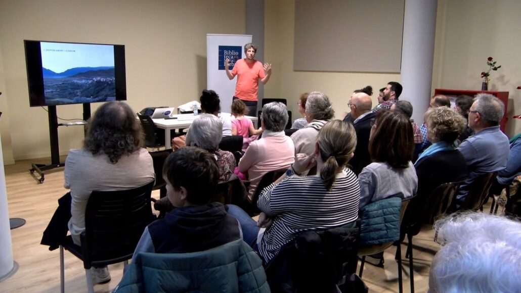 Presentació d’una tesi sobre les ovelles i la vinya del PrePirineu a la Biblioteca de Tremp