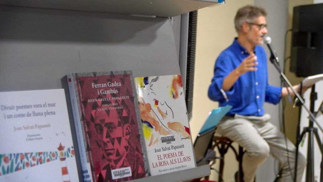 La biblioteca de Tremp commemora el centenari de la mort de Salvat-Papasseit amb un recital