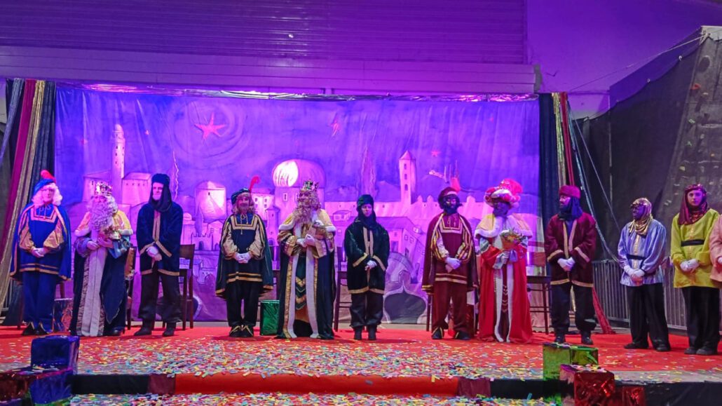 Els infants de l’Alt Pirineu i Aran reben il·lusionats els Reis d’Orient