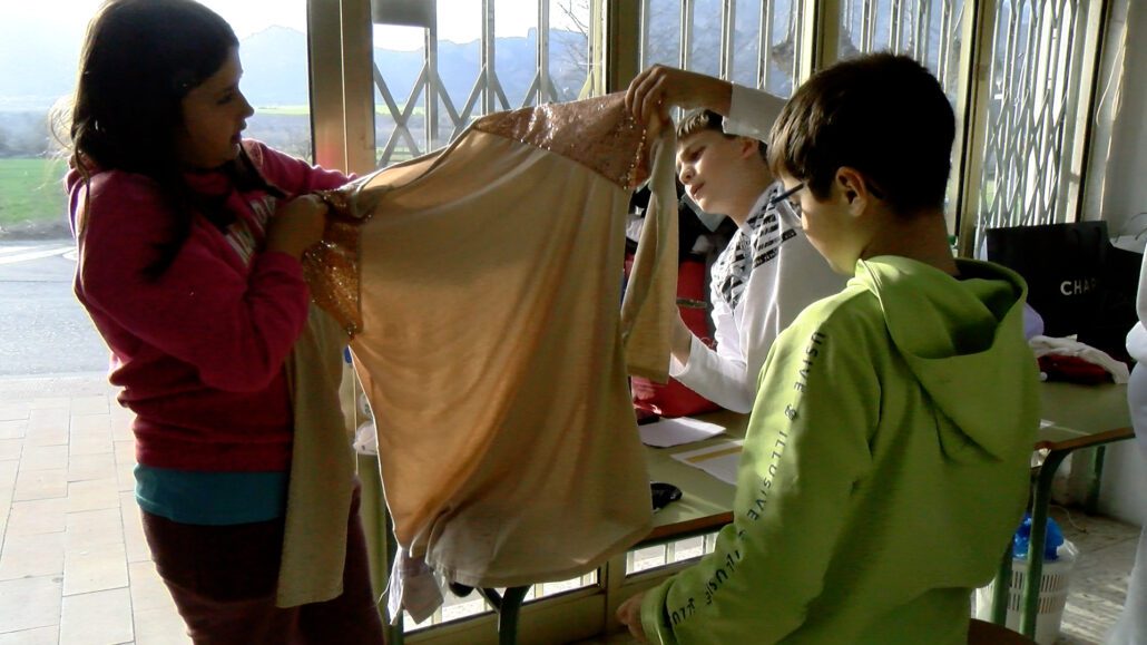 Oliana es prepara per donar una segona vida a més de 500 peces de roba