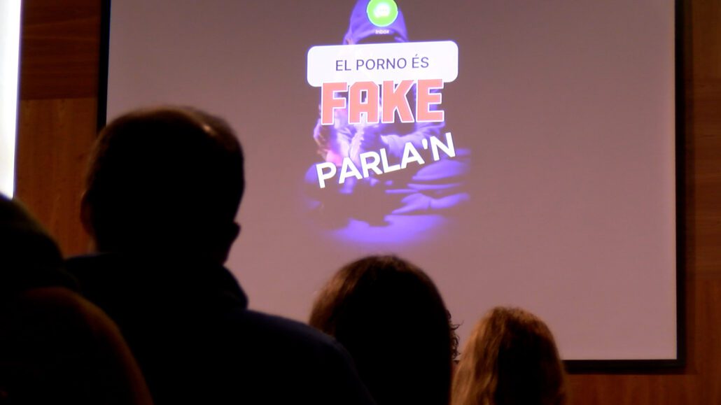 La campanya ‘El porno és fake’ promou a l’Alt Urgell una sexualitat sana i lliure