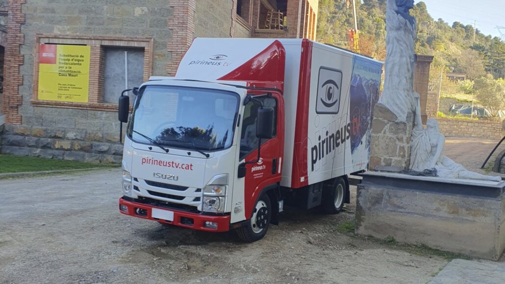 La nova unitat mòbil de Pirineus TV permet fer directes en 4K per televisió i via ‘streaming’