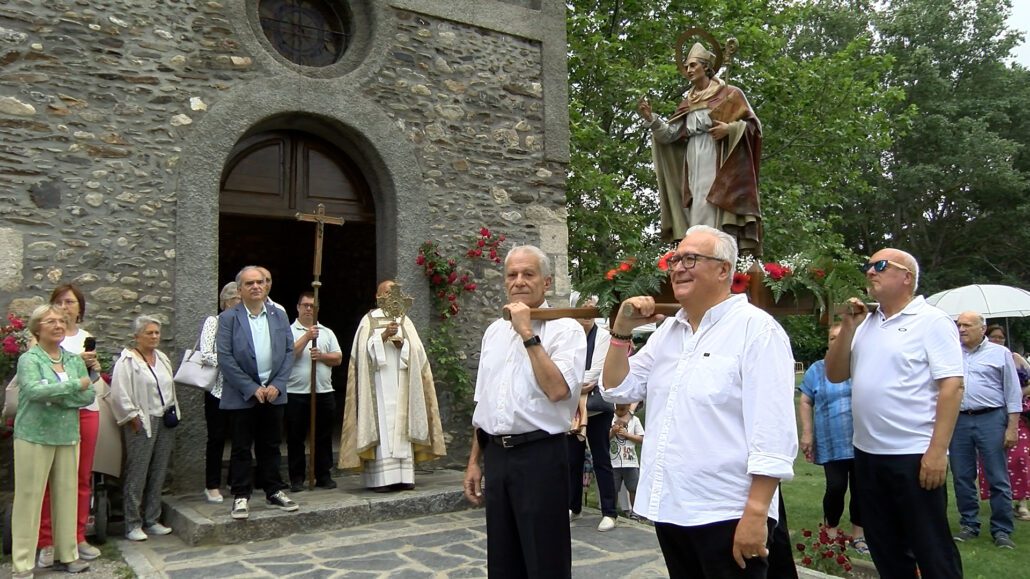 Llívia celebra la Festa de Sant Guillem amb missa, processó i sardanes Processó de Sant Guillem