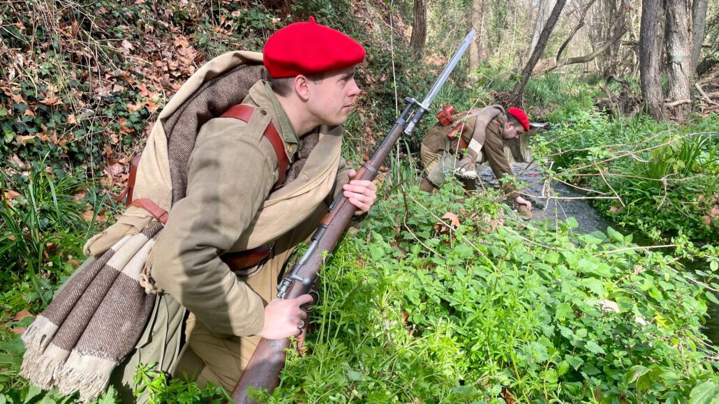 Un soldat de la Guerra Civil en un entorn natural