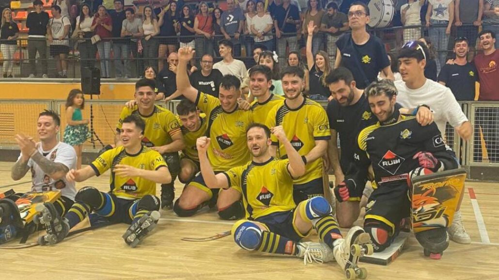 El Club d’Hoquei Cadí jugarà a la Nacional Catalana per primera vegada en la seva història Equip del Club d'Hoquei Cadí celebrant una victòria