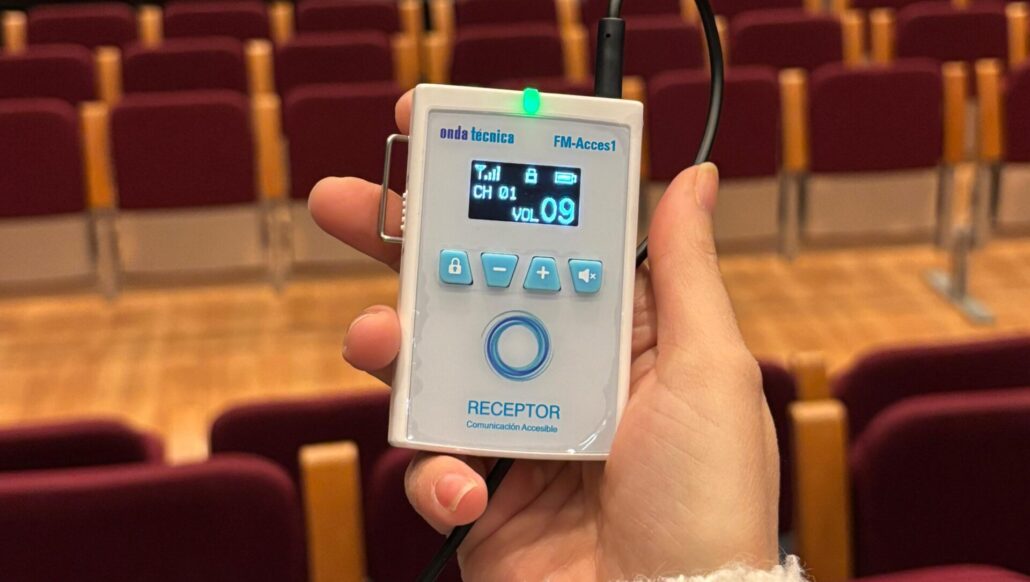 La Lira de Tremp instal·la un bucle magnètic que facilita la comprensió a persones amb discapacitat auditiva