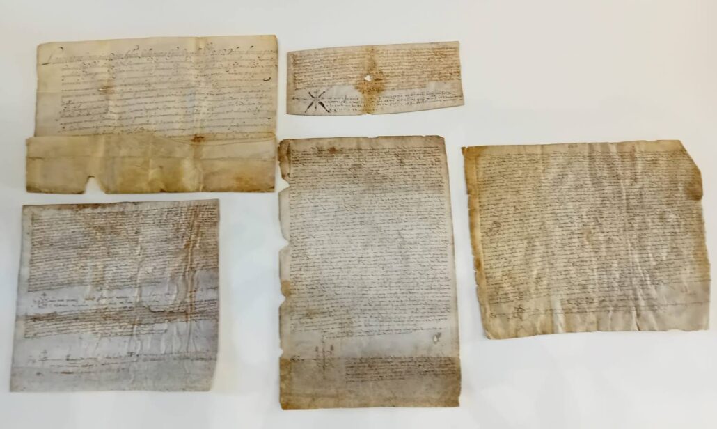 L’Arxiu de l’Alta Ribagorça ingressa set pergamins dels segles XVI i XVII