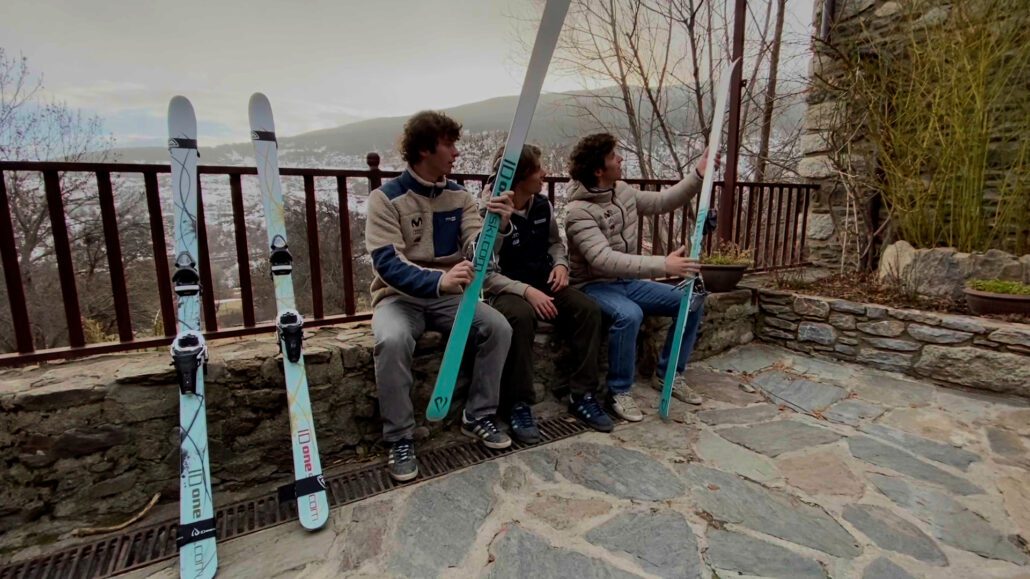 Tres germans de Meranges recapten fons amb micromecenatge per competir a la Copa d’Europa d’Esquí