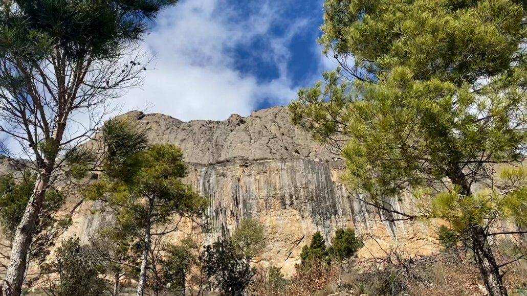 Peramola podrà mantenir l’escalada al Roc de Rombau per la reducció de la zona protegida