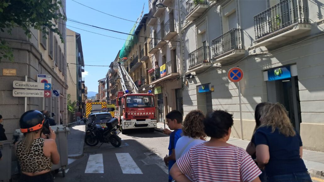 La col·laboració ciutadana permet rescatar un veí de la Seu que feia quatre dies que havia caigut a casa