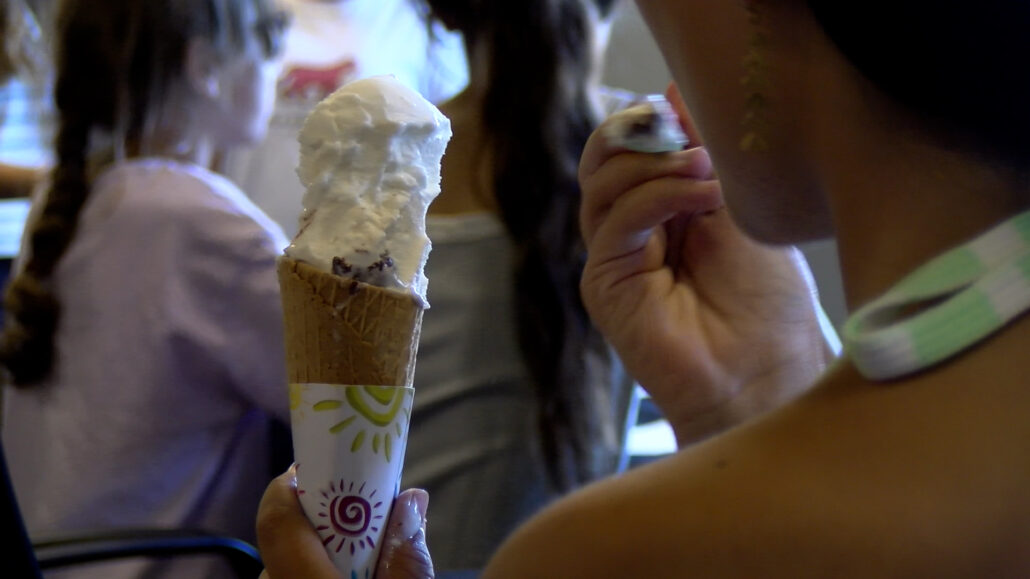 Un taller de gelats dona el tret de sortida a la nova edició del cicle ‘Parlem de formatge’